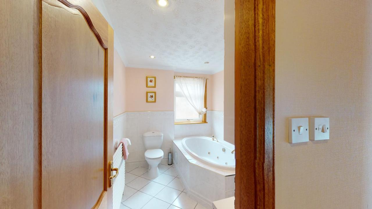 Вілла Puffins Nest Gardenstown Екстер'єр фото